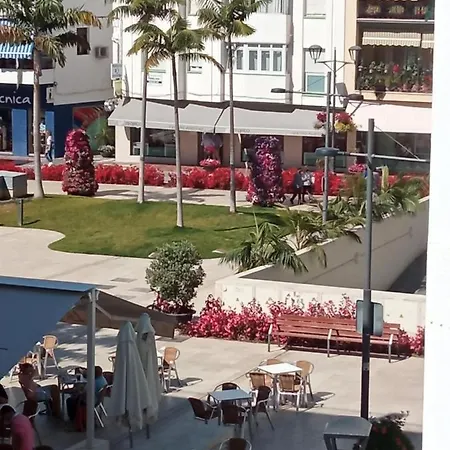 شقة Piso Acogedor En El Centro De إِستيبونا